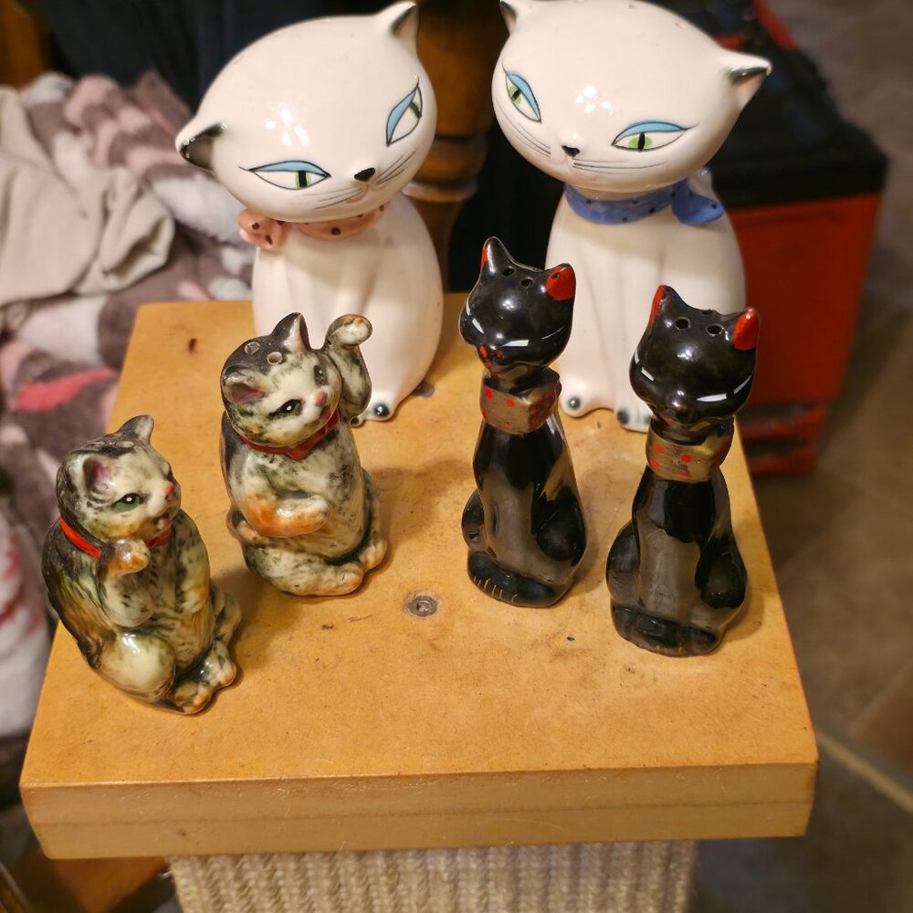 Cat Salt and Pepper Shakers